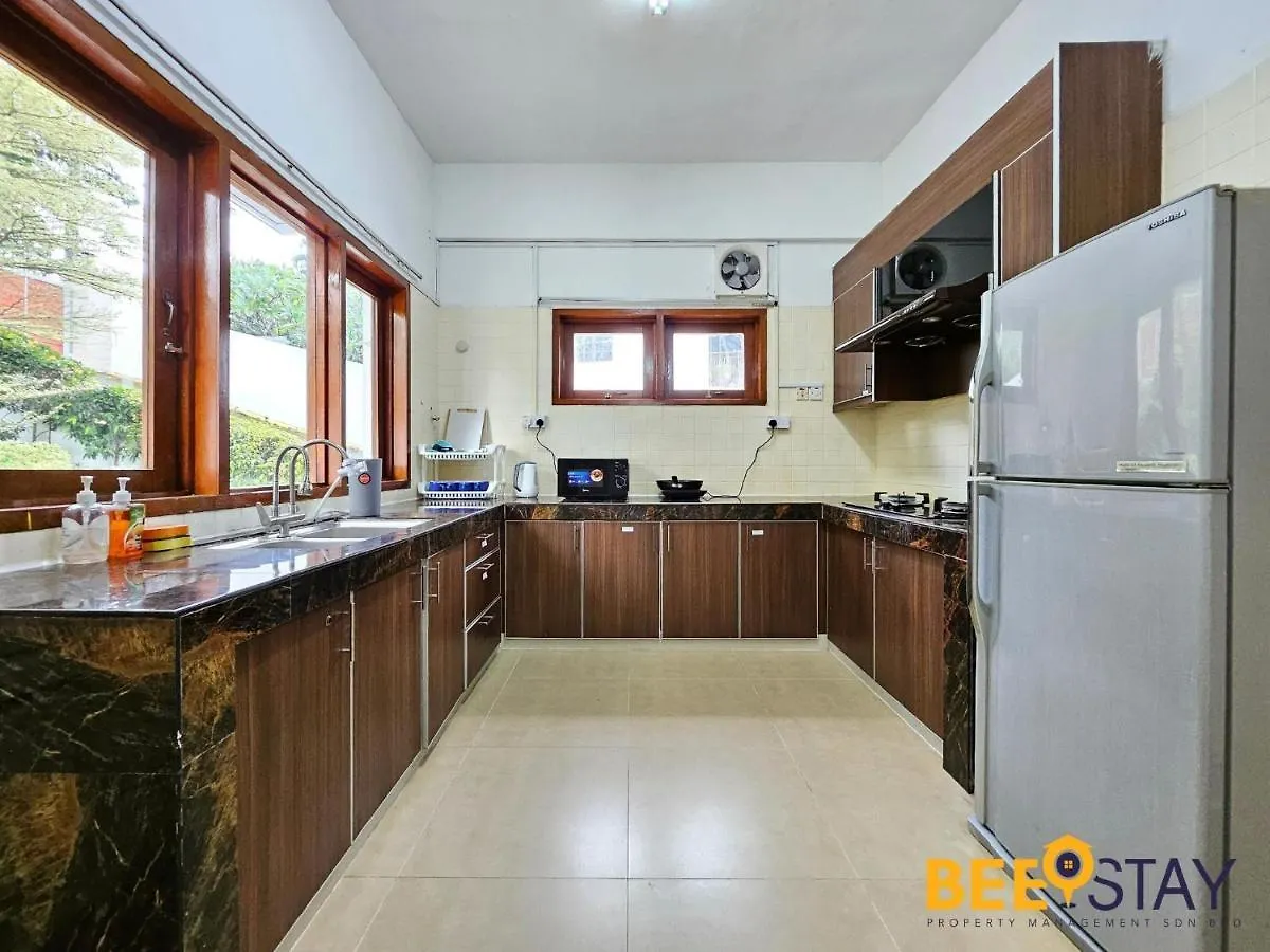 Bangsar Three Storey Luxury Landed House 19Pax Kuala Lumpur