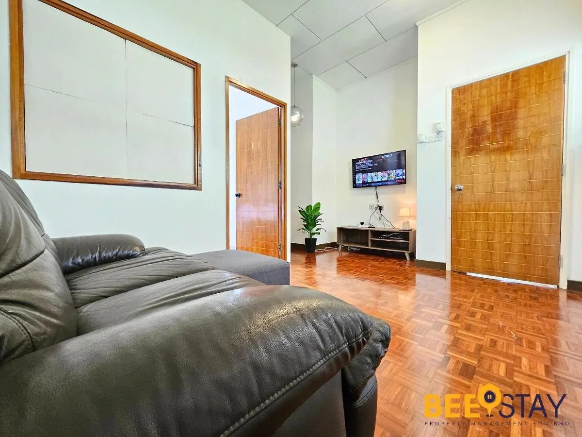 Villa Bangsar Three Storey Luxury Landed House 19Pax Kuala Lumpur