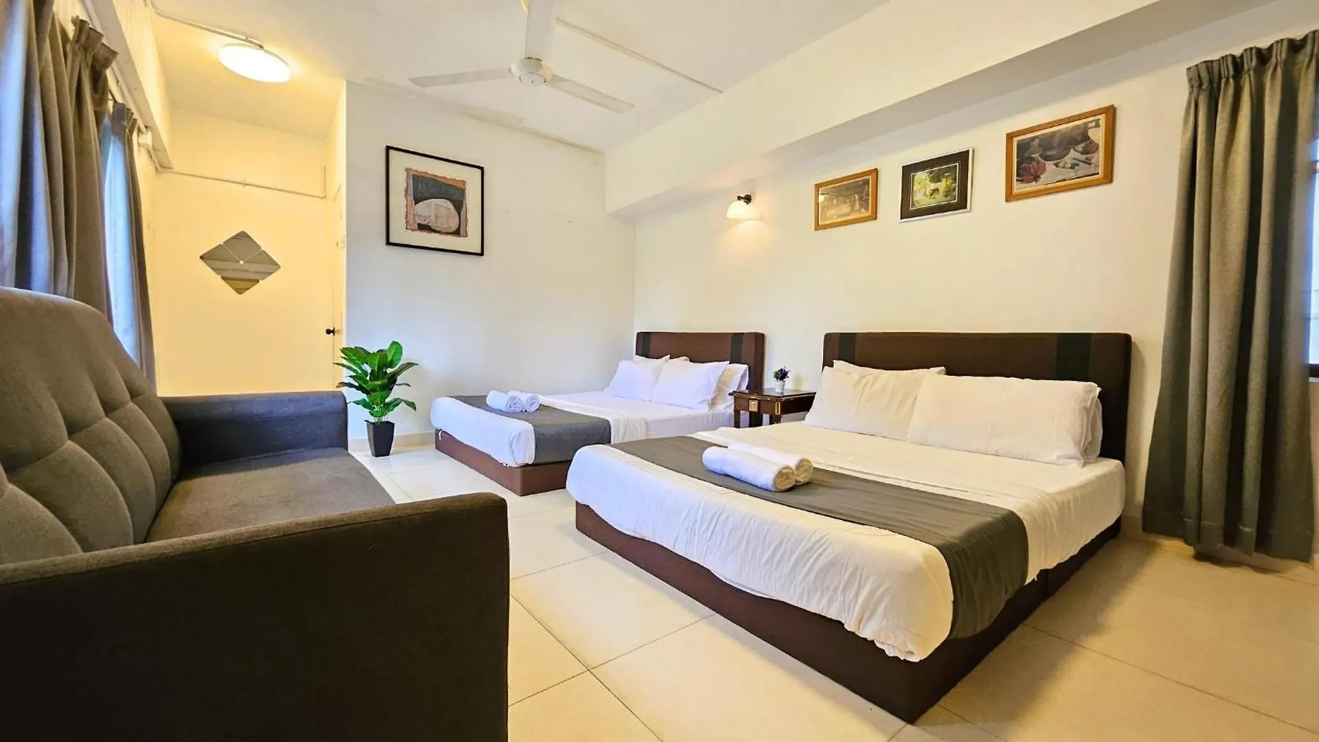 Bangsar Three Storey Luxury Landed House 19Pax Kuala Lumpur