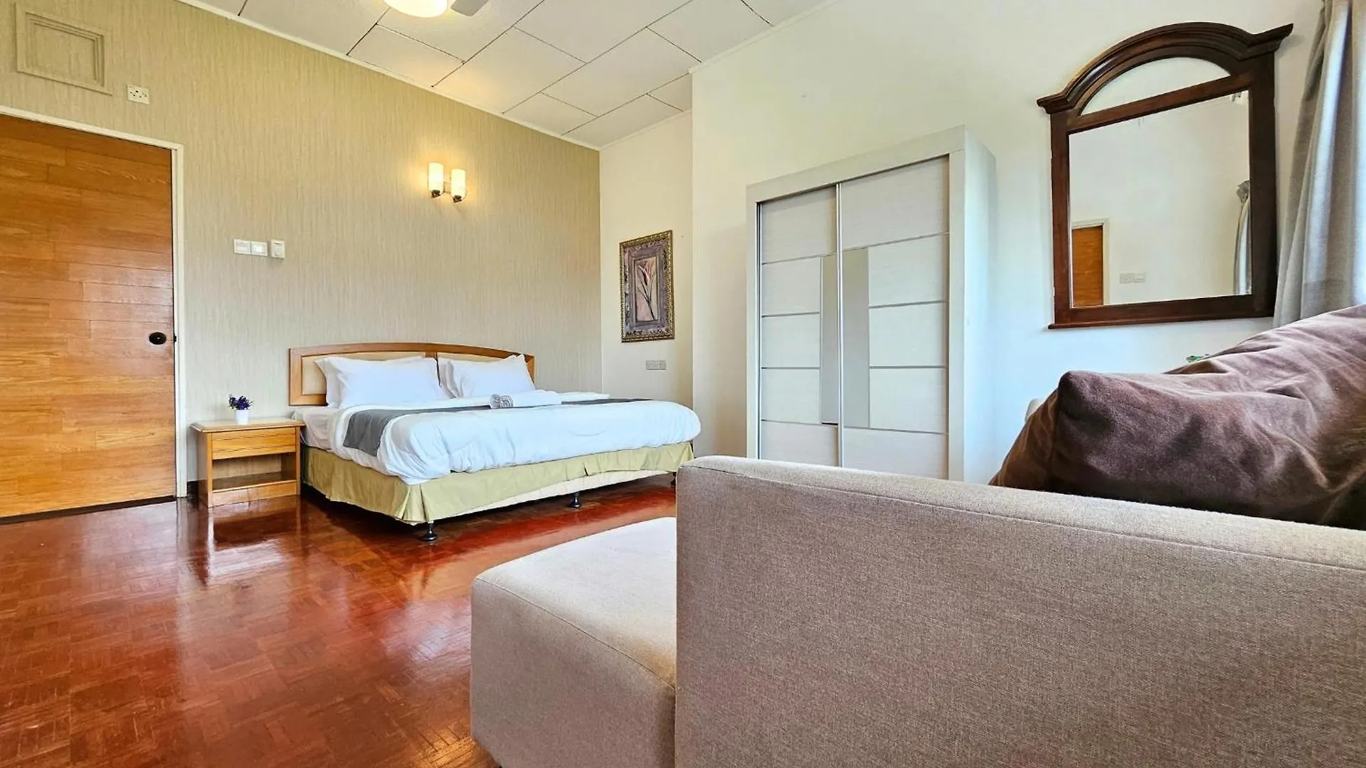 Bangsar Three Storey Luxury Landed House 19Pax Kuala Lumpur Villa