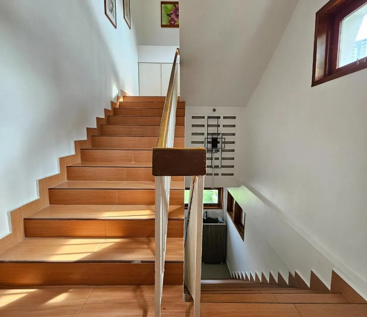 Bangsar Three Storey Luxury Landed House 19Pax Kuala Lumpur Malaysia