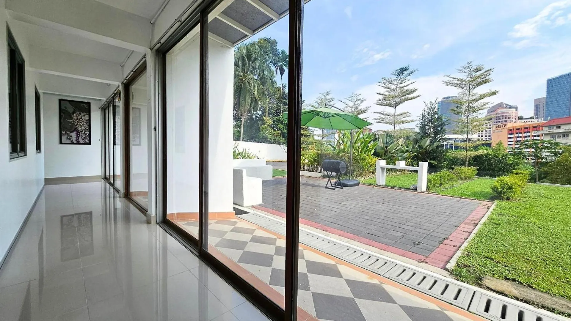 Villa Bangsar Three Storey Luxury Landed House 19Pax Kuala Lumpur