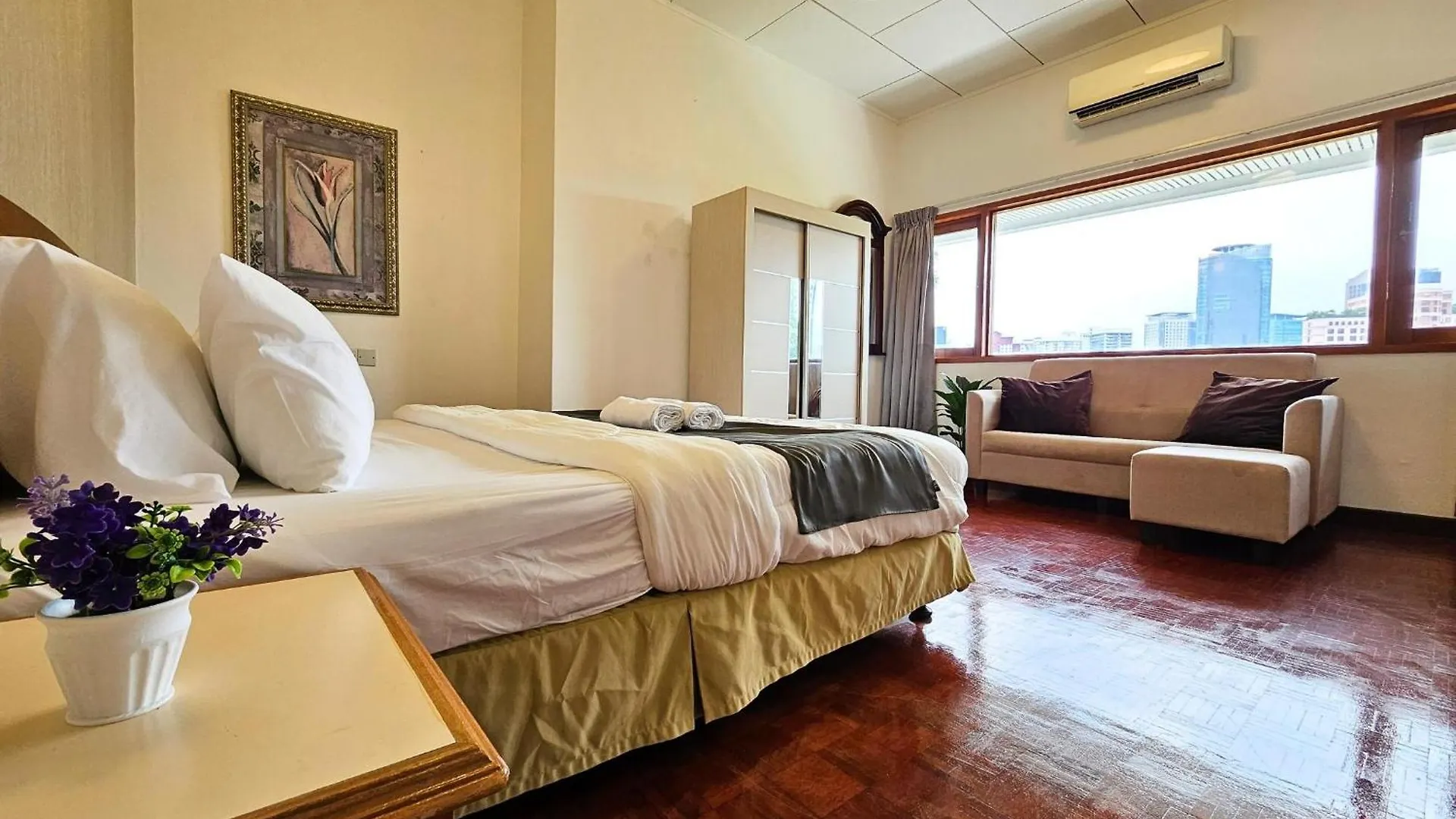 Bangsar Three Storey Luxury Landed House 19Pax Kuala Lumpur