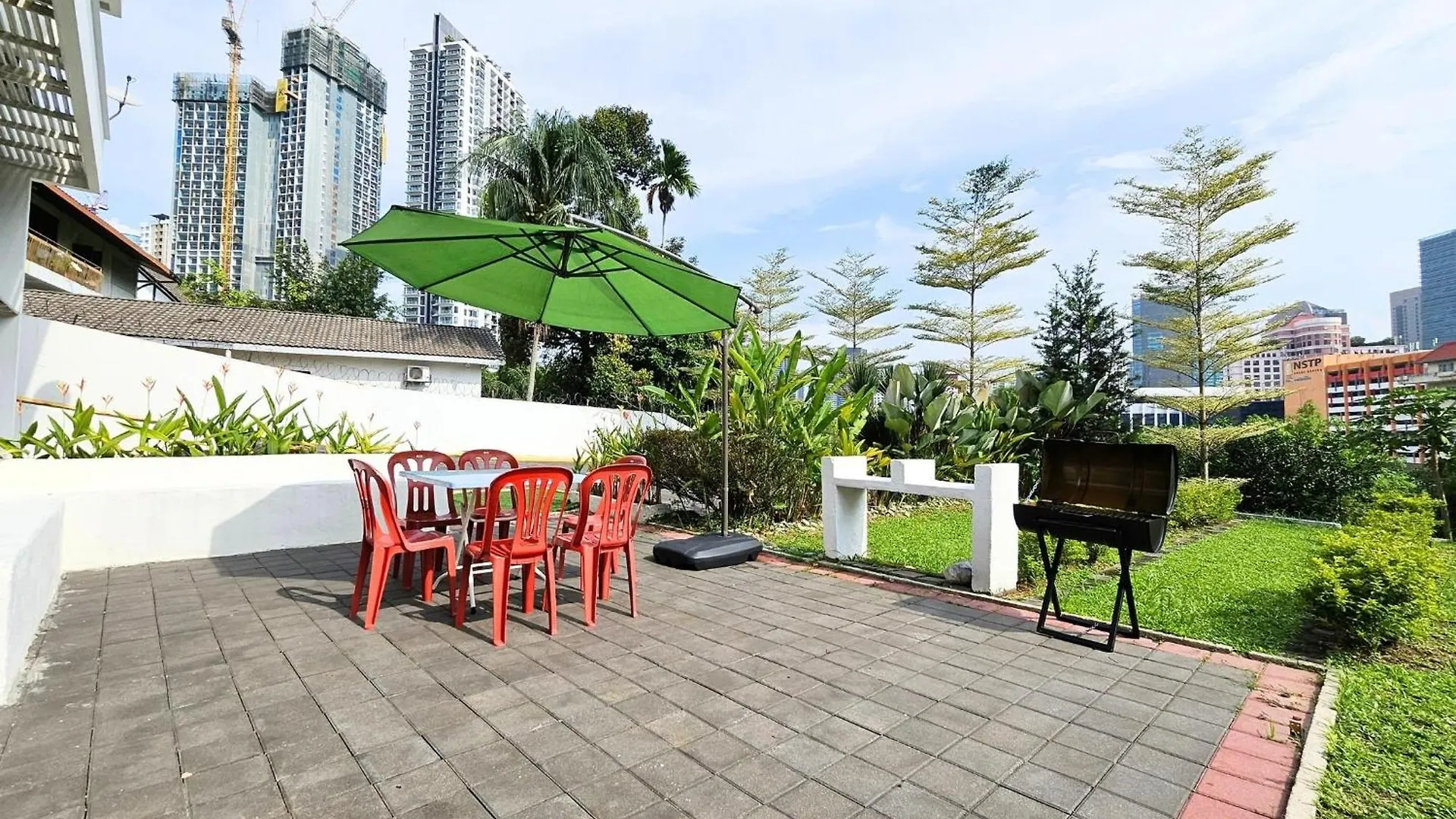 Villa Bangsar Three Storey Luxury Landed House 19Pax Kuala Lumpur