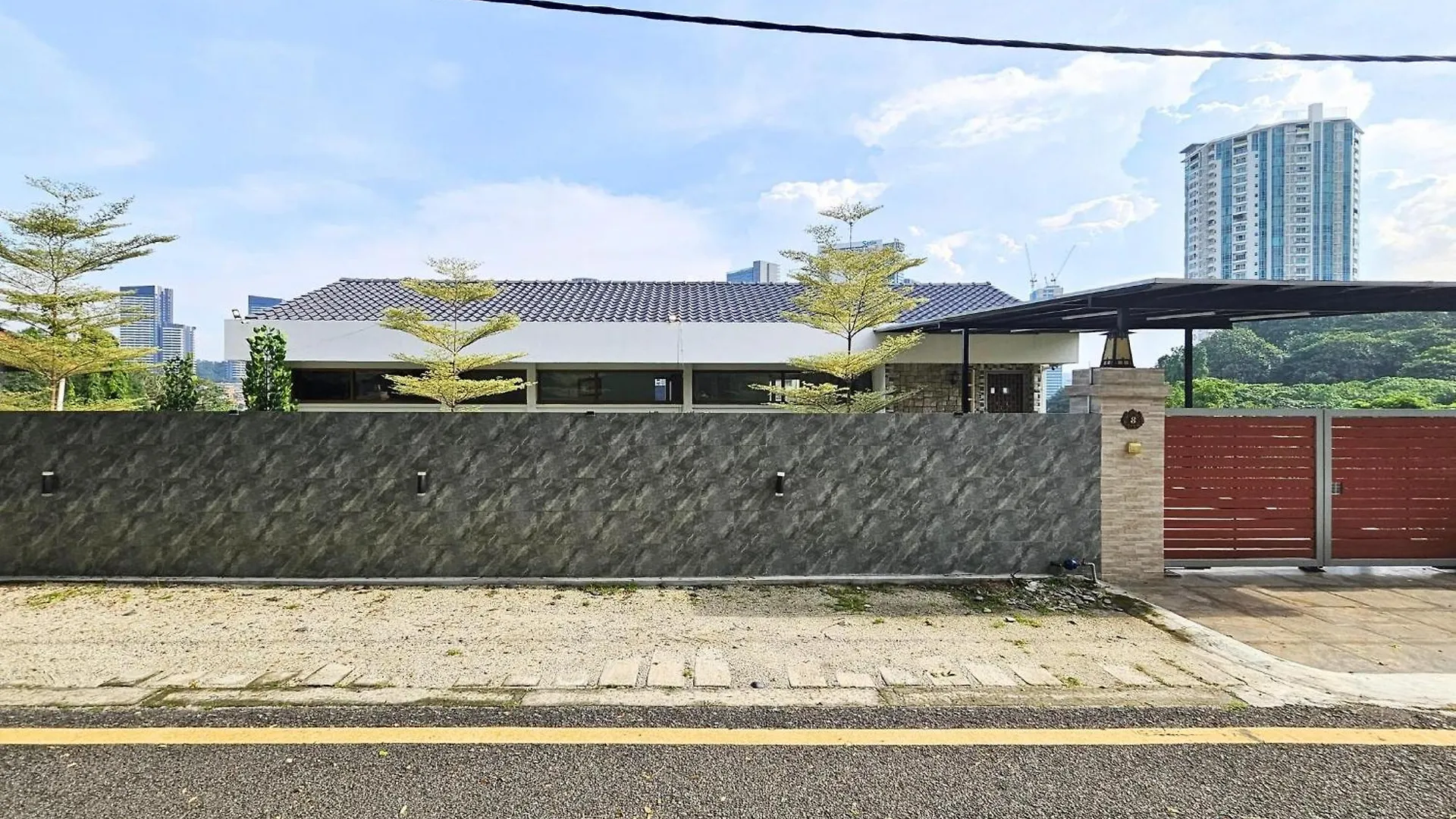 Villa Bangsar Three Storey Luxury Landed House 19Pax Kuala Lumpur