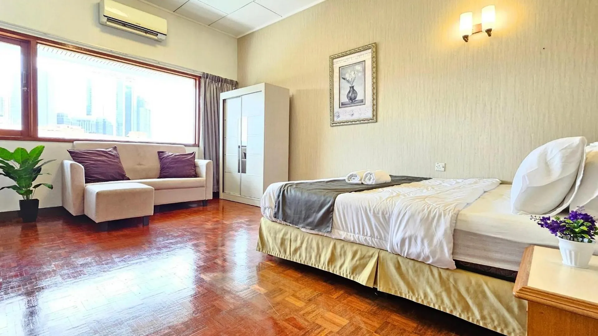 Bangsar Three Storey Luxury Landed House 19Pax Kuala Lumpur
