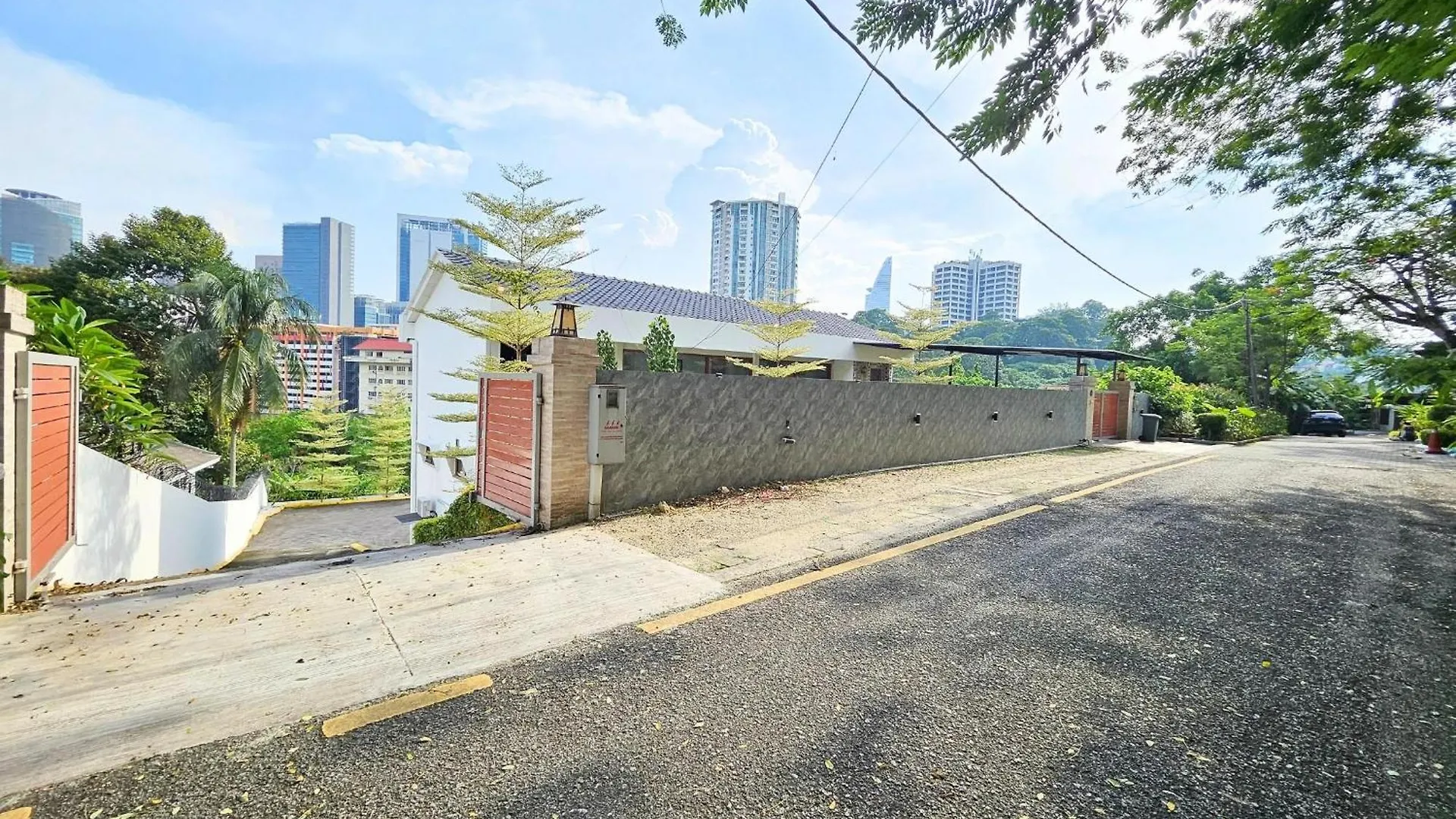 Villa Bangsar Three Storey Luxury Landed House 19Pax Kuala Lumpur